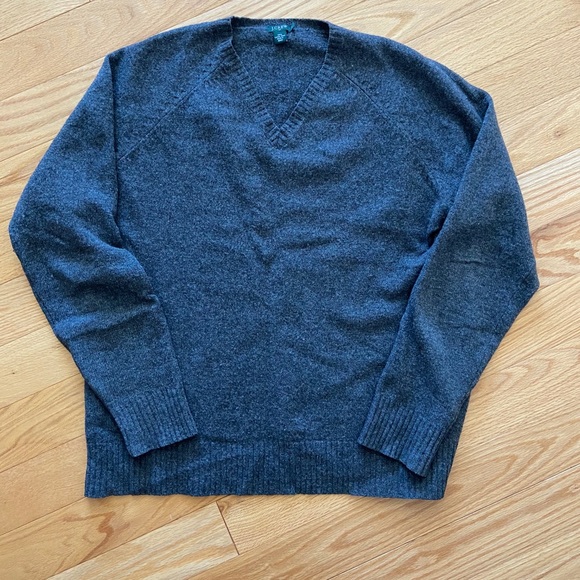 Men’s J. Crew V-Neck Wool Sweater - Picture 1 of 3